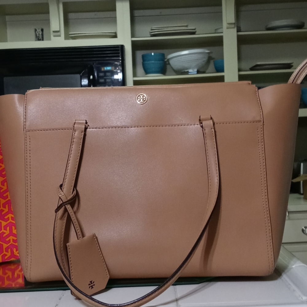 Authentic Tory Burch Robinson Brown Leather Tote